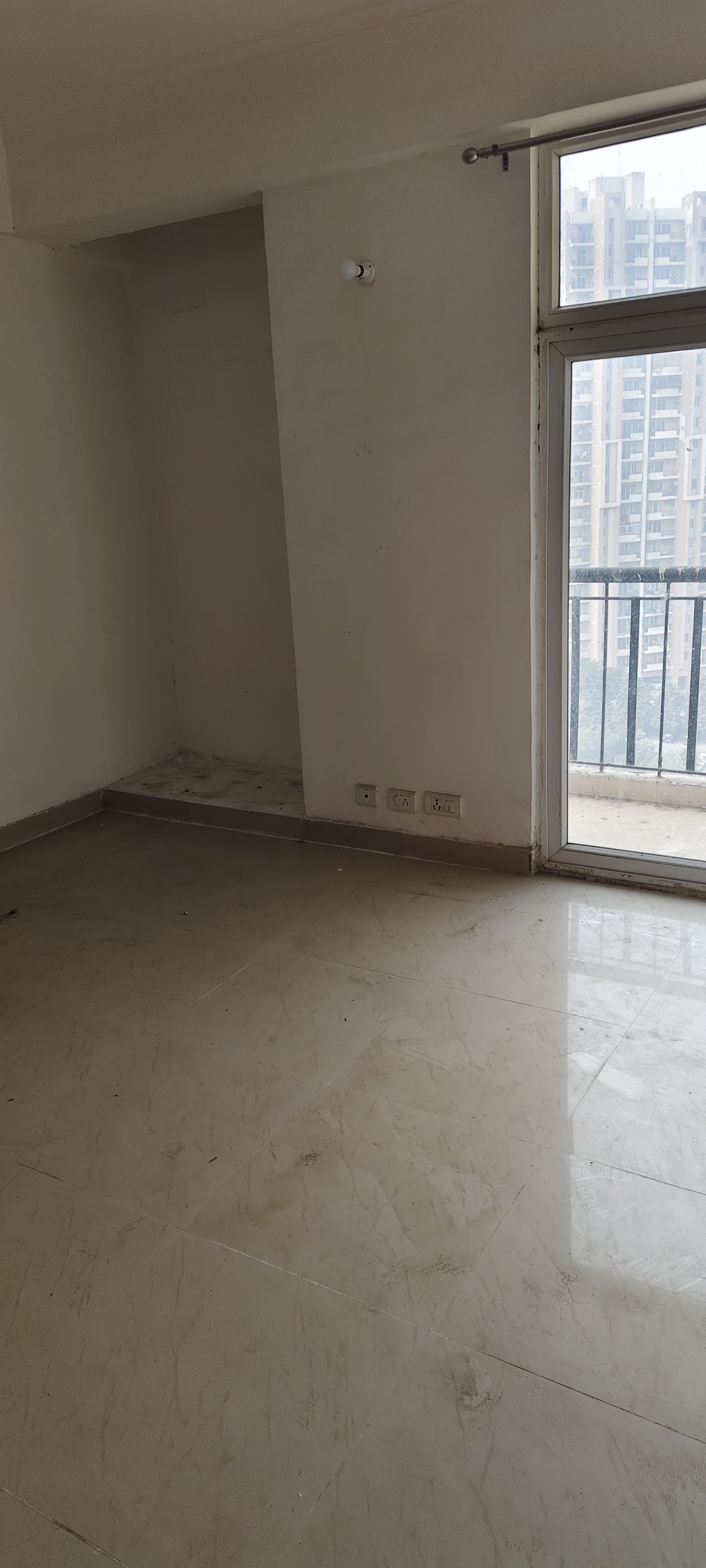 3 BHK + Extra Room Apartment For Rent in Amrapali Platinum