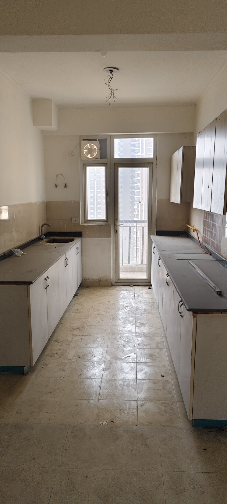 Kitchen, amrapali-platinum 3 Bedroom 1495 Sq.Ft. Apartment In Sector 119 Noida 9711399