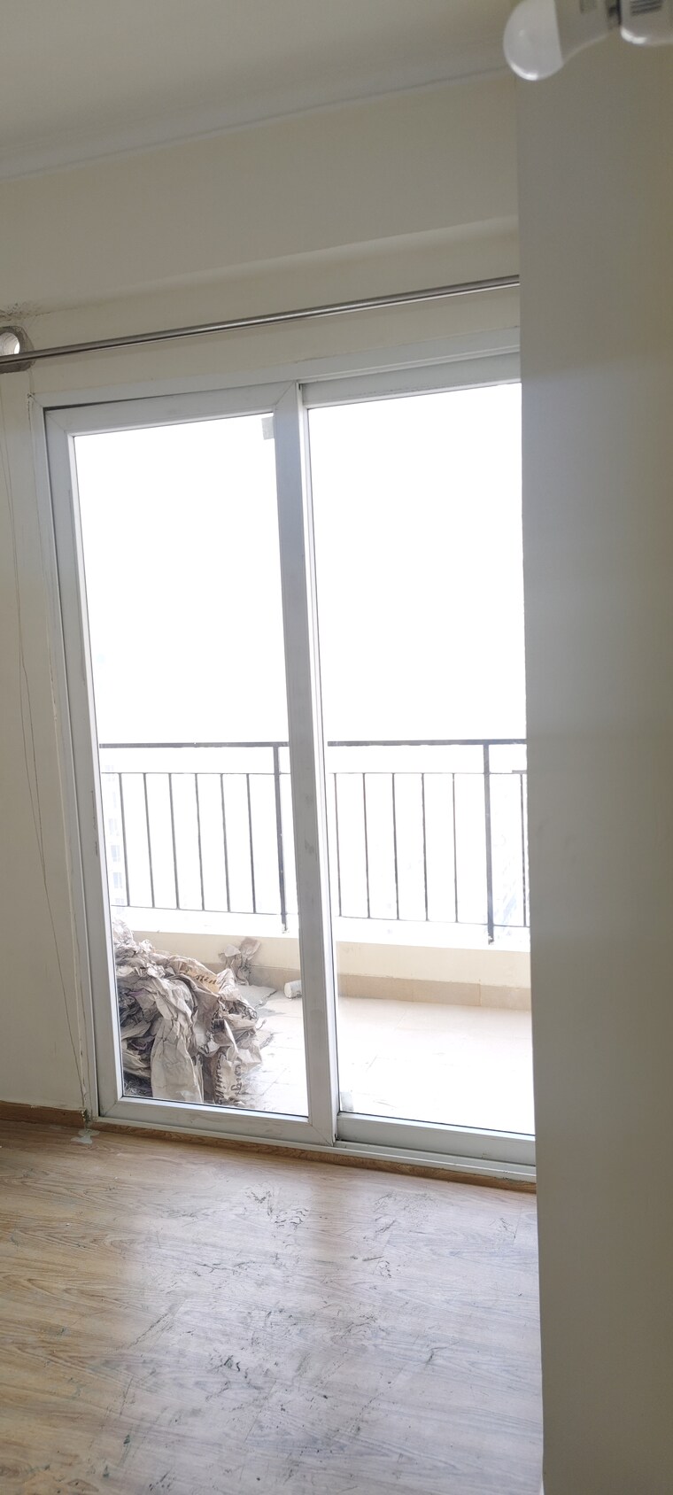 Room, amrapali-platinum 3 Bedroom 1495 Sq.Ft. Apartment In Sector 119 Noida 9711399