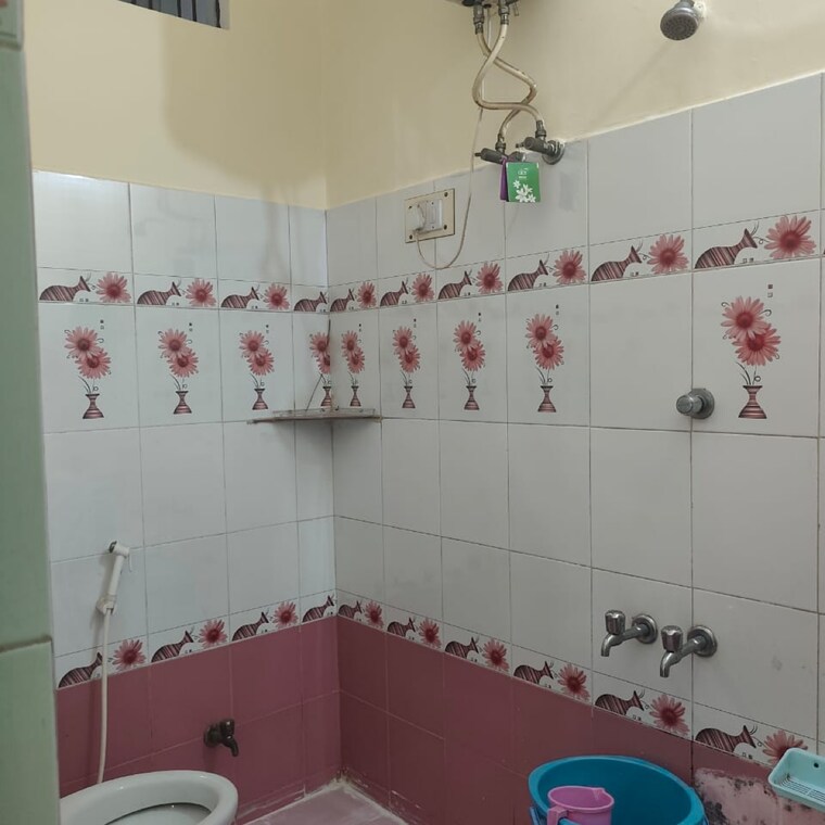 Bathroom, gomti nagar Pg For Girls In Gomti Nagar 9711400
