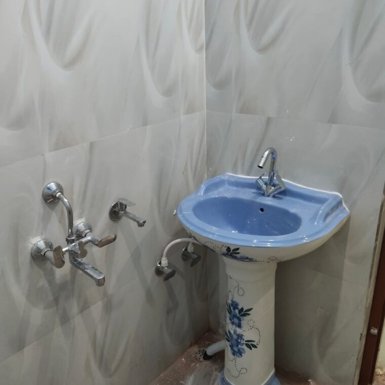 Bathroom, gomti nagar Pg For Girls In Gomti Nagar 9711478