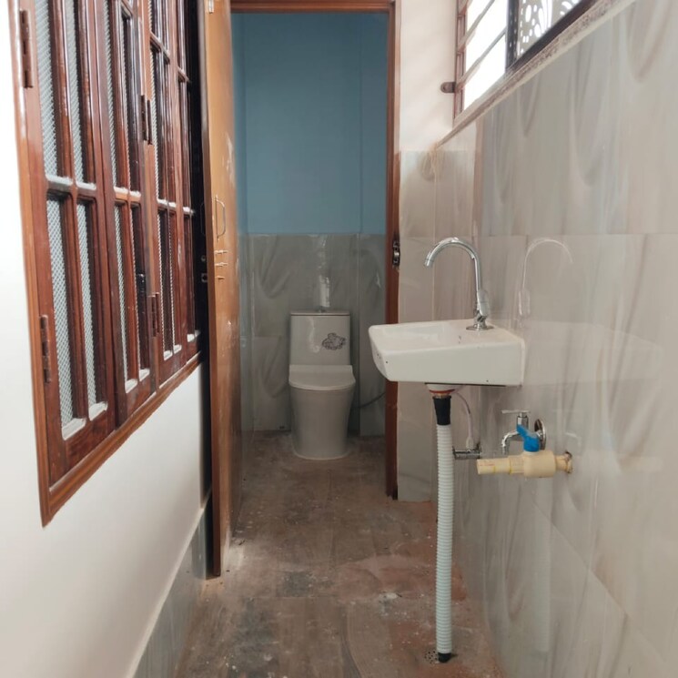 Bathroom, gomti nagar Pg For Girls In Gomti Nagar 9711478