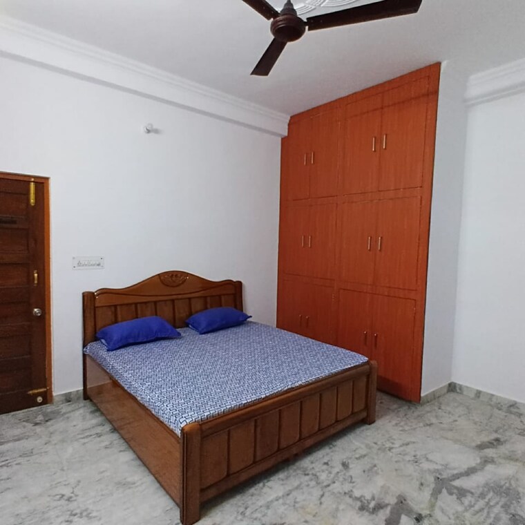 Bedroom, gomti nagar Pg For Girls In Gomti Nagar 9711594