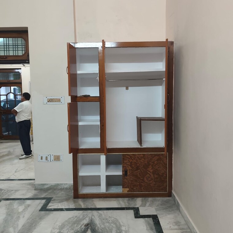 Room, gomti nagar Pg For Girls In Gomti Nagar 9711594