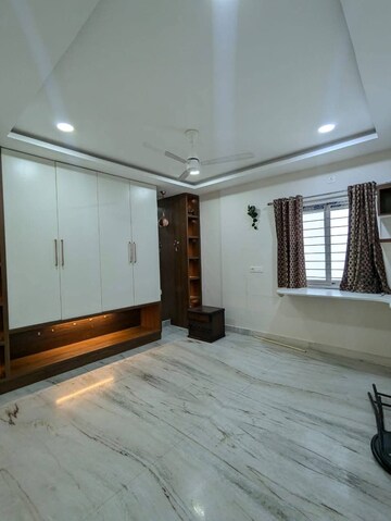 Room in 2 BHK Apartment at Kondapur – for Rent