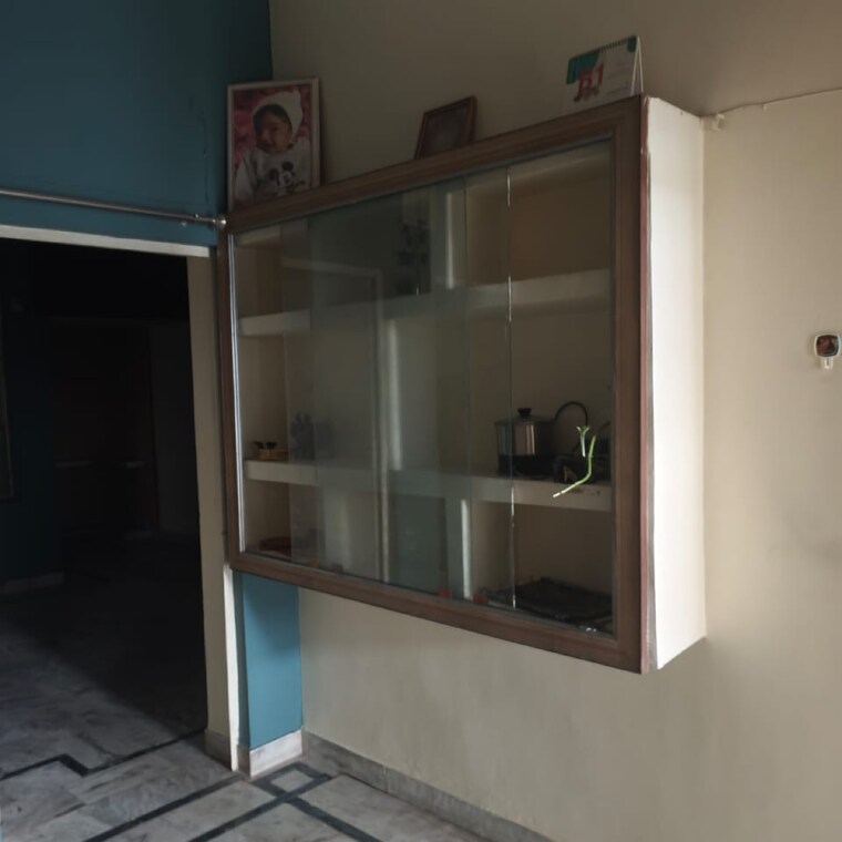 Room, gomti nagar Pg For Girls In Gomti Nagar 9711871