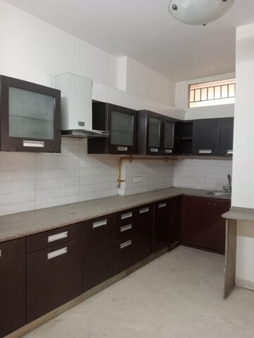 Kitchen in 4 BHK Apartment at Arun Vihar Sector 37, Sector 37 – for Rent