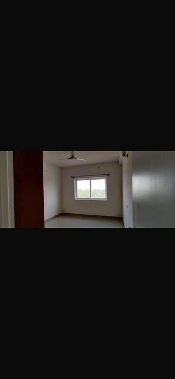 Room in 3 BHK Apartment at Mantri Webcity, Hennur – for Rent
