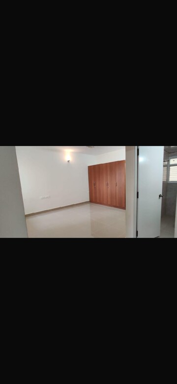 Room in 3 BHK Apartment at Mantri Webcity, Hennur – for Rent