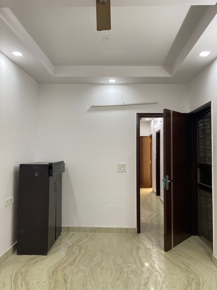 Room, paschim vihar 2 Bedroom 854 Sq.Ft. Builder Floor In Paschim Vihar Delhi 9712262