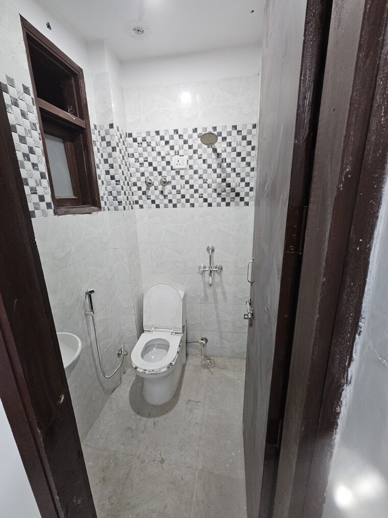 Bathroom, saket 1 Bedroom 508 Sq.Ft. Builder Floor In Saket Delhi 9712145