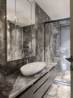 Bathroom in 4 BHK Builder Floor at Unitech South City 1, South City 1 – for Sale