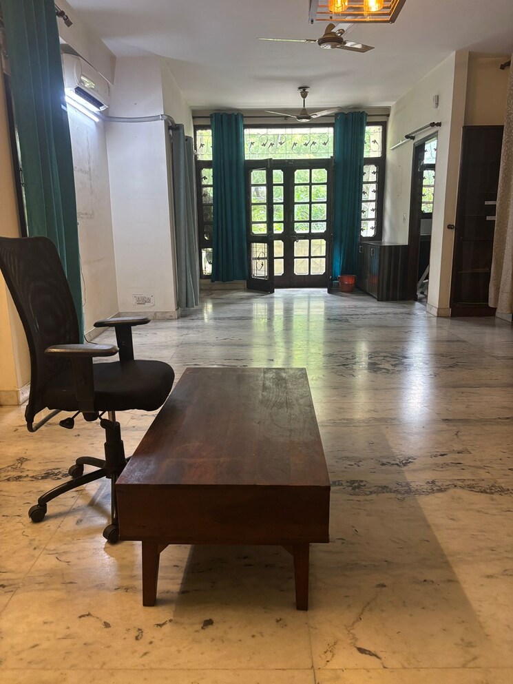 Living Room, saket 3 Bedroom 220 Sq.Ft. Independent House In Saket Delhi 9712199