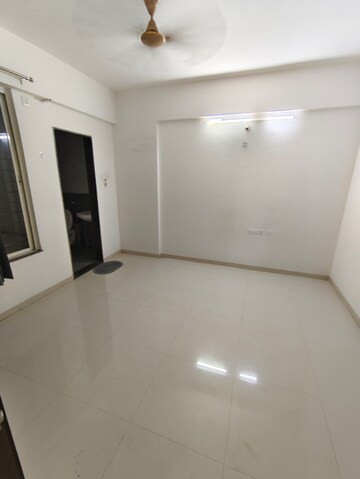 Room in 3 BHK Apartment at Guardian Eastern Meadows, Wagholi – for Rent