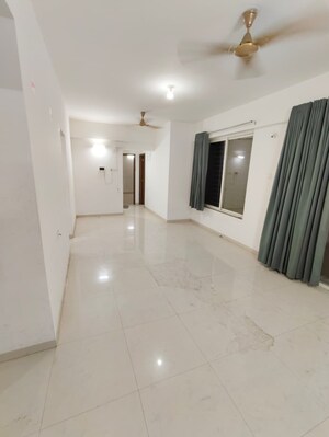Room in 3 BHK Apartment at Guardian Eastern Meadows, Wagholi – for Rent