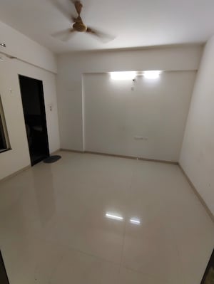 Room in 3 BHK Apartment at Guardian Eastern Meadows, Wagholi – for Rent