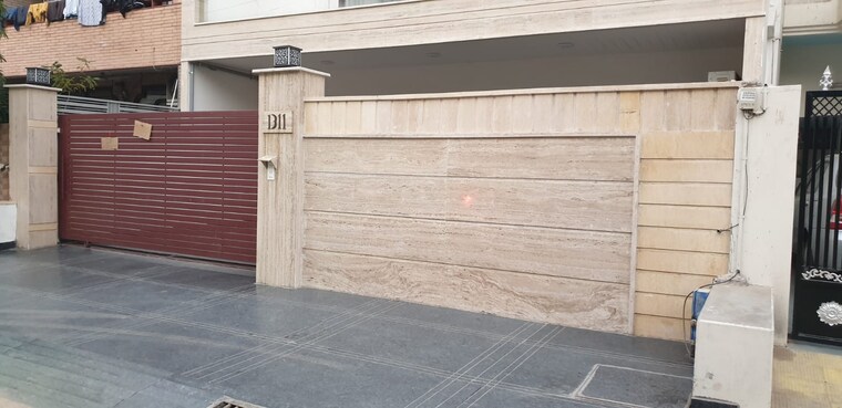 Room, sector 7 2 Bedroom 1281 Sq.Ft. Independent House In Sector 7 Gurgaon 9712252