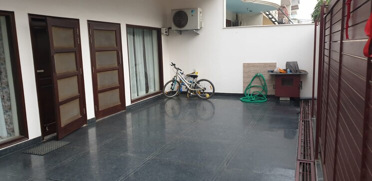 Room, sector 7 2 Bedroom 1281 Sq.Ft. Independent House In Sector 7 Gurgaon 9712252