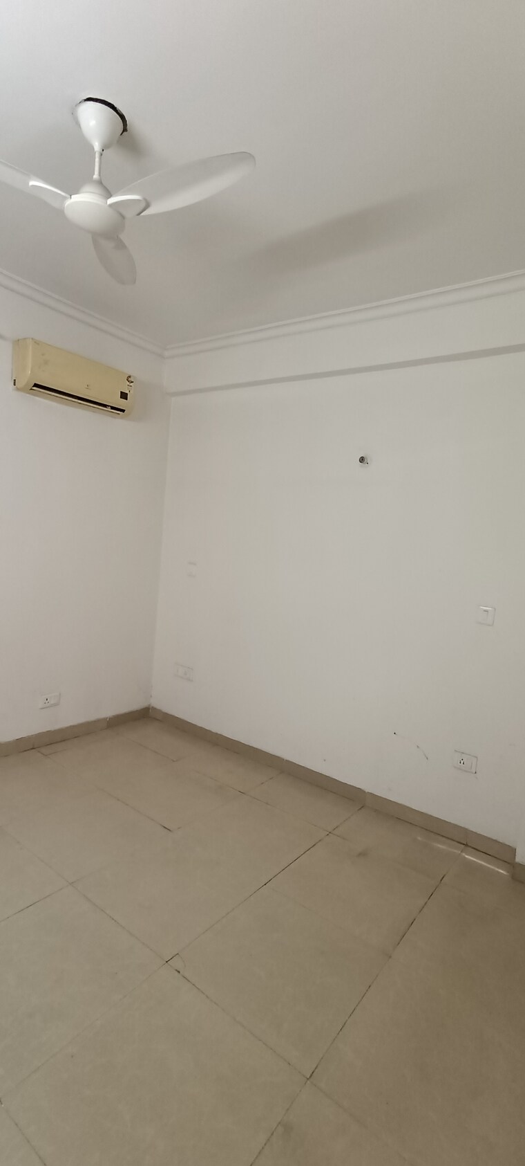 Room, ansal-api-esencia 3.5 Bedroom 2150 Sq.Ft. Apartment In Sector 67 Gurgaon 9712288