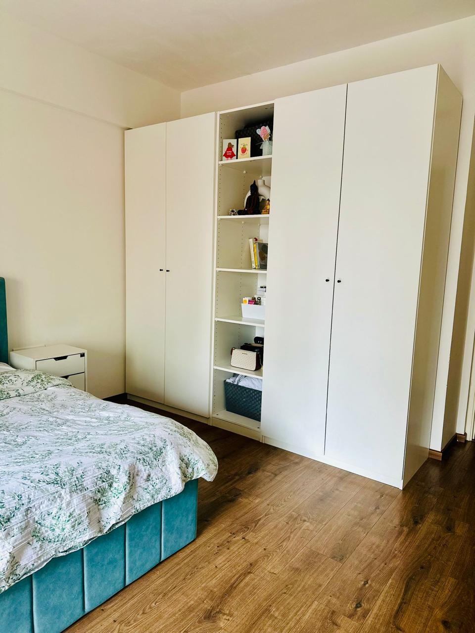 Room in 4 BHK Apartment at Shela – for Rent