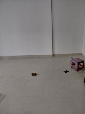 Furnished Amenities in 2 BHK Apartment at Satellite Tower, Goregaon East – for Rent