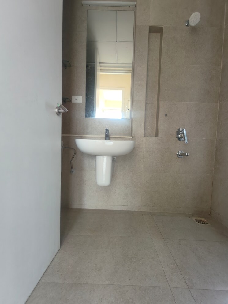 Bathroom, tata-serein 2 Bedroom 736 Sq.Ft. Apartment In Pokhran Road No Two Thane 9712358