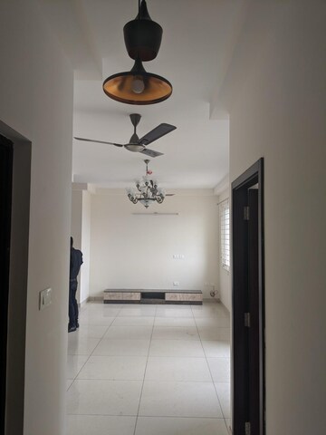 2 BHK Apartment For Rent in Prestige Lakeside Habitat, Varthur