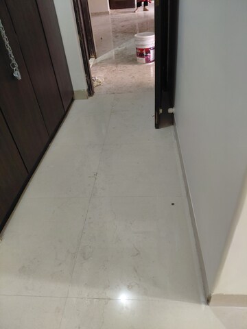 Furnished Amenities in 2 BHK Apartment at Satellite Tower, Goregaon East – for Rent