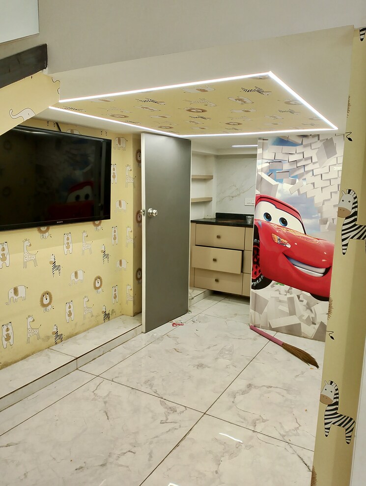 Team Area, rainbow-westport Commercial Shop 500 Sq.Ft. In Baner Pune 9712329