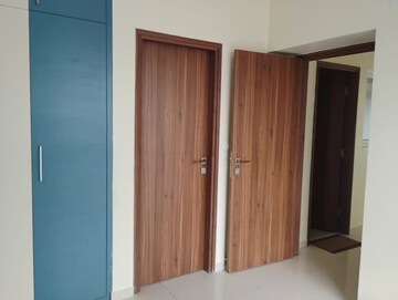 Room in 2 BHK Apartment at Godrej Park Retreat, Sarjapur Road – for Rent
