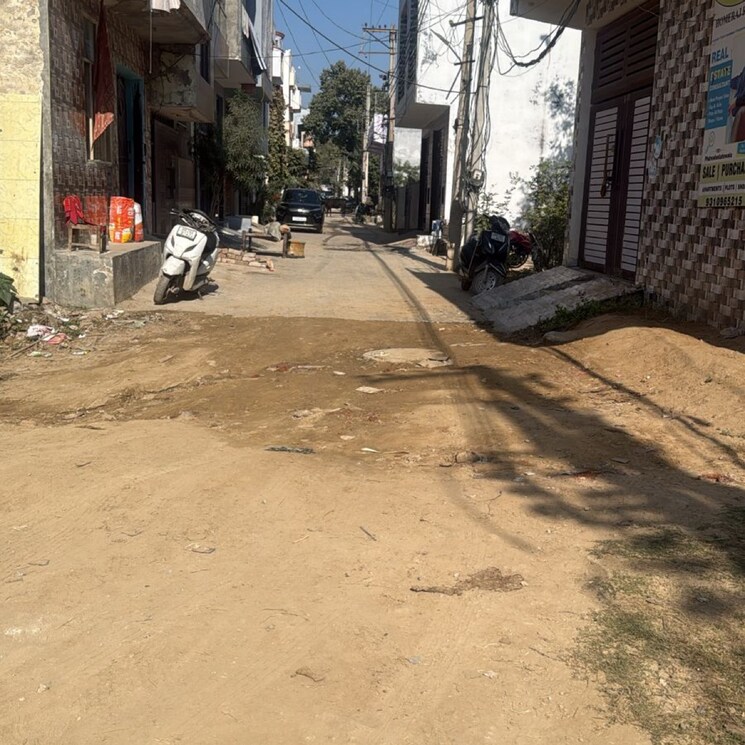  Parking, new palam vihar phase 2  153 Sq.Yd. Plot In New Palam Vihar Phase 2 Gurgaon 9712388