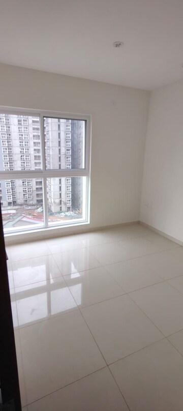 Room in 3 BHK Apartment at Godrej Park Retreat, Sarjapur Road – for Rent