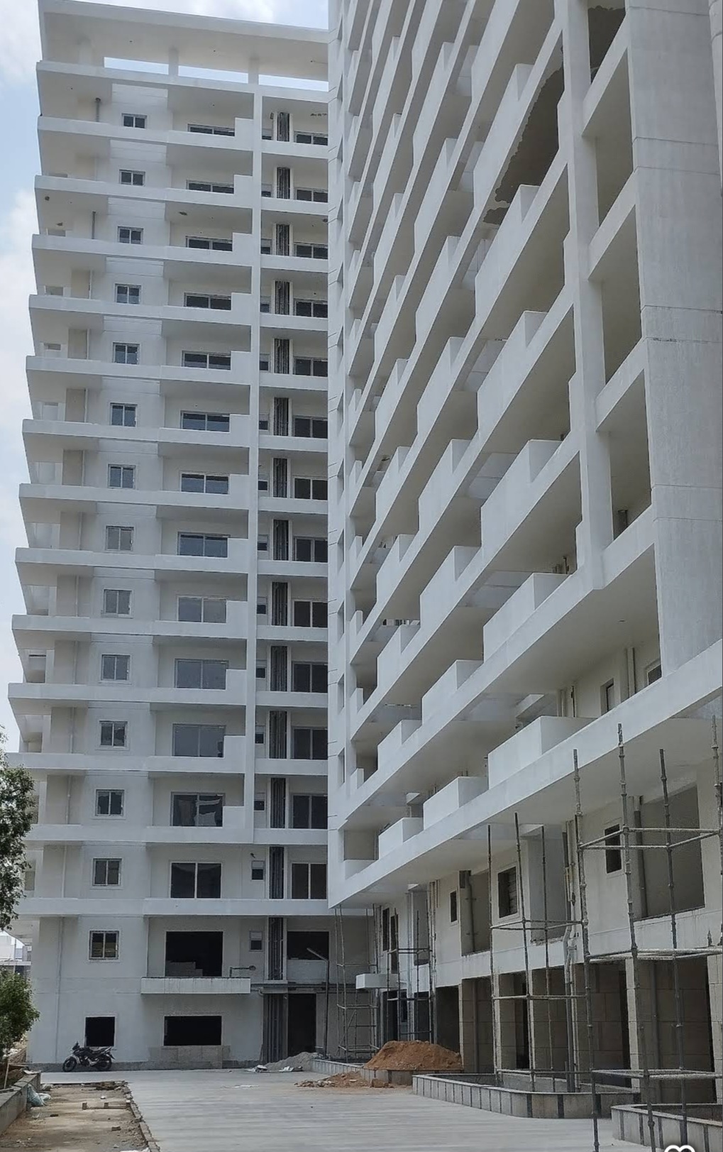 4 BHK + Extra Room Apartment For Sale in Khajaguda