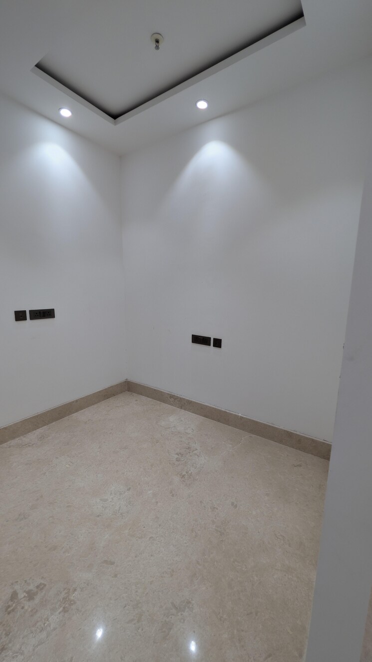 Room, aba-county-107 4 Bedroom 4482 Sq.Ft. Apartment In Sector 107 Noida 9712386