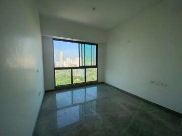 Room in 4 BHK Apartment at Prestige Jasdan Classic, Mahalaxmi – for Rent