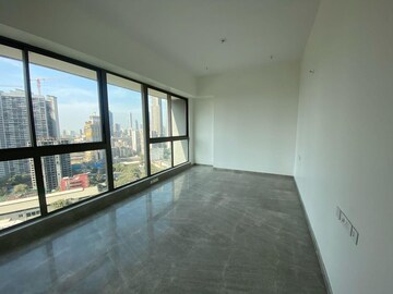 Room in 4 BHK Apartment at Prestige Jasdan Classic, Mahalaxmi – for Rent