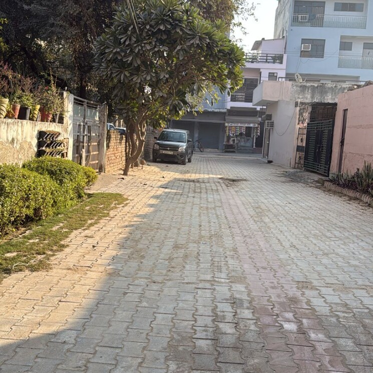  Parking, new palam vihar  160 Sq.Yd. Plot In New Palam Vihar Gurgaon 9712400