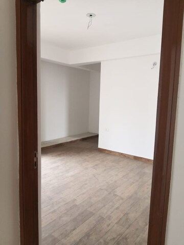 Room in 2 BHK Builder Floor at Eta Ii Greater Noida – for Sale