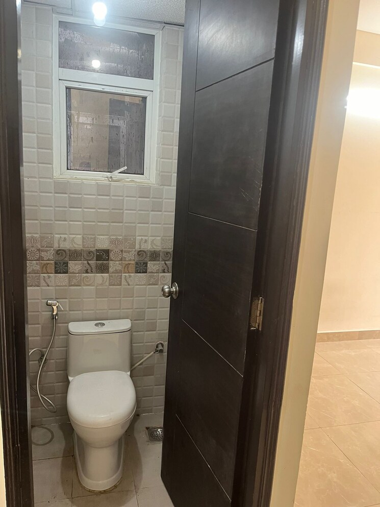 Bathroom, signature-global-park-4-and-5 3 Bedroom 1120 Sq.Ft. Builder Floor In Sohna Sector 36 Gurgaon 9712421