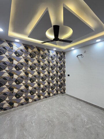 Bedroom in 3 BHK Builder Floor at Govindpuri – for Rent