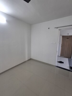 Room in 2 BHK Apartment at Chinchbhavan – for Rent