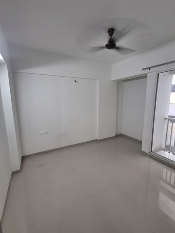 Room in 2 BHK Apartment at Chinchbhavan – for Rent