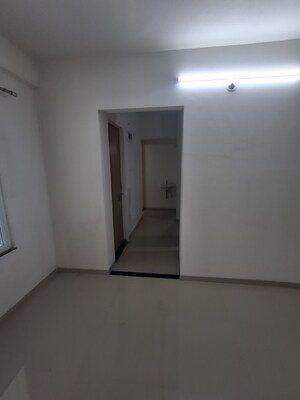Room in 2 BHK Apartment at Chinchbhavan – for Rent