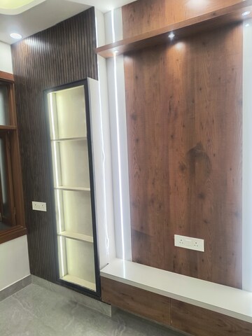 Furnished Amenities in 2 BHK Builder Floor at Dwarka Mor – for Sale