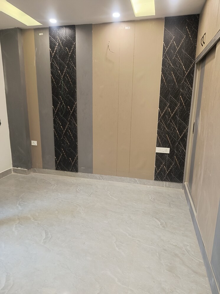 undefined, dwarka mor 2 Bedroom 60 Sq.Yd. Builder Floor In Dwarka Mor Delhi 9712446