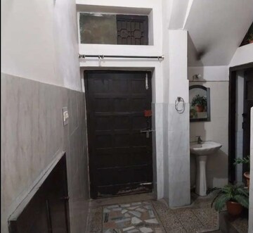 Bathroom in 4 BHK Independent House at Husainganj – for Sale