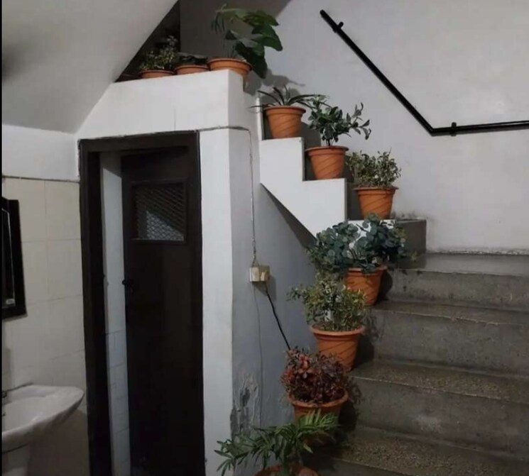 undefined, husainganj 4 Bedroom 3000 Sq.Ft. Independent House In Husainganj Lucknow 9712450