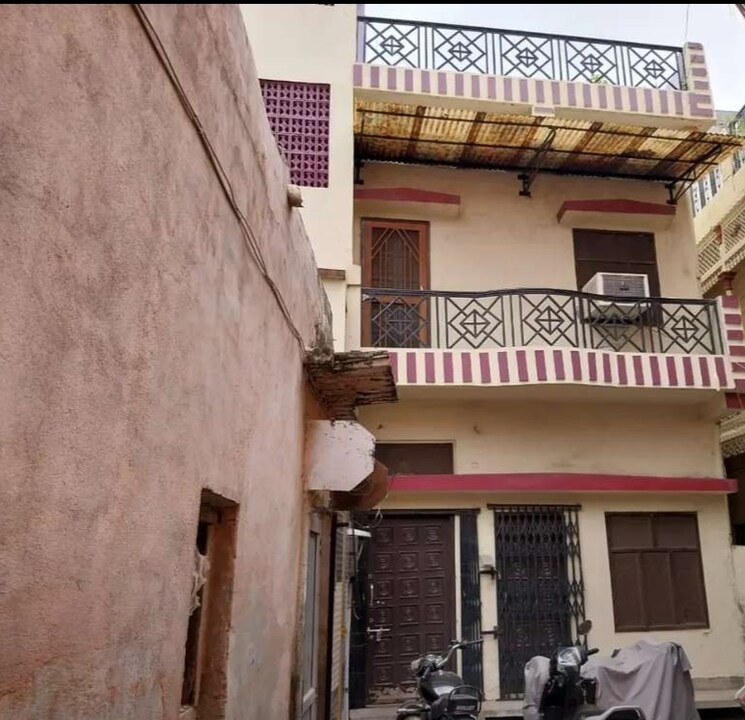 Exterior View, husainganj 4 Bedroom 3000 Sq.Ft. Independent House In Husainganj Lucknow 9712450