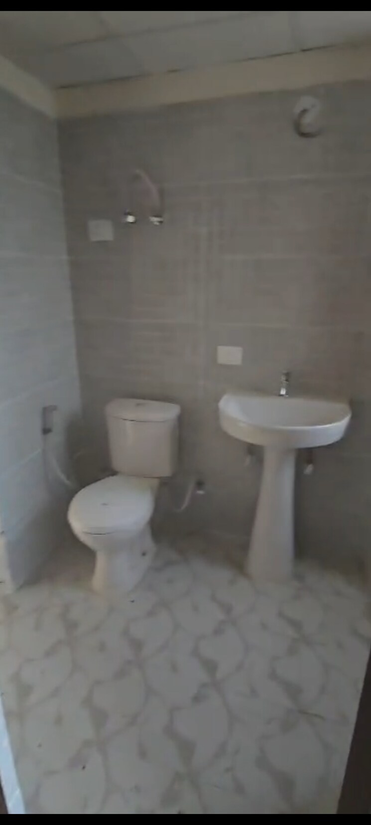 Bathroom, amrapali-terrace-homes 3 Bedroom 1185 Sq.Ft. Apartment In Tech Zone 4 Greater Noida Greater Noida 9712457