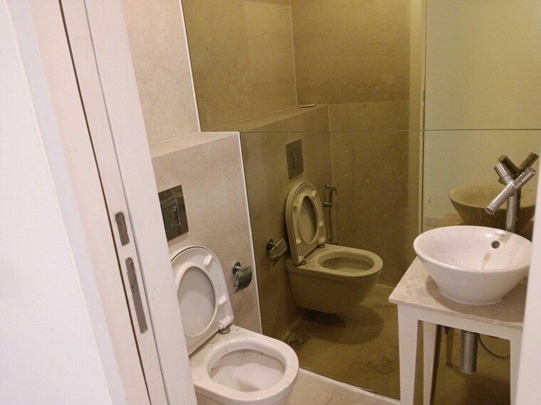 Bathroom, lower parel 4 Bedroom 2670 Sq.Ft. Apartment In Lower Parel Mumbai 9712453